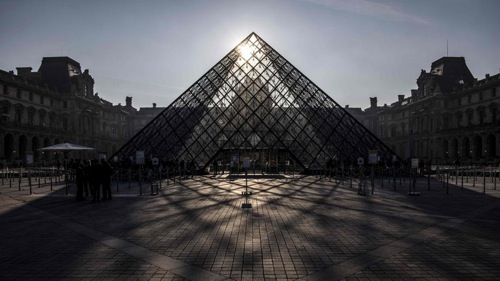 Louvre.jpg