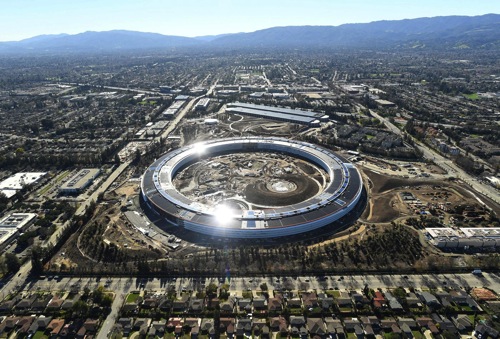 Apple Cupertino.jpg